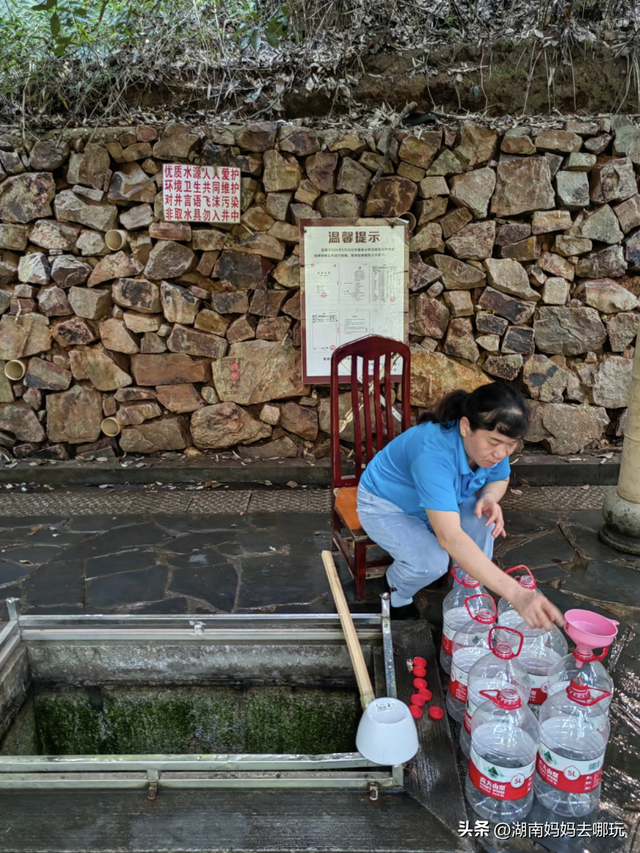 在家门口实现带娃溯溪自由！玩水抓螃蟹buff叠满，谁来谁上头