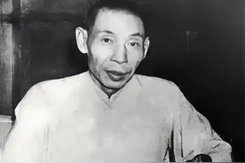 杜月笙烧掉全部欠条，儿子阻止，杜：烧了才能保命图片