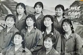记忆中的知青岁月：1974年蓬莱知青下乡盛大欢送会图片