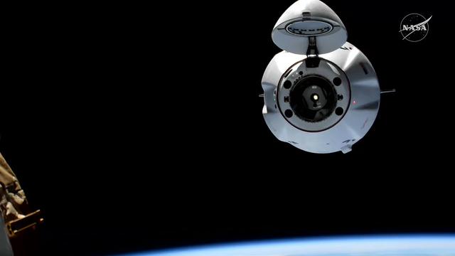 更全能的“龙”货运飞船抵达国际空间站