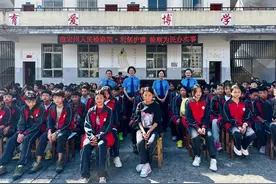 【利剑护蕾】“法治教育要从娃娃抓起”——开学第一课，用法治点亮新学期图片