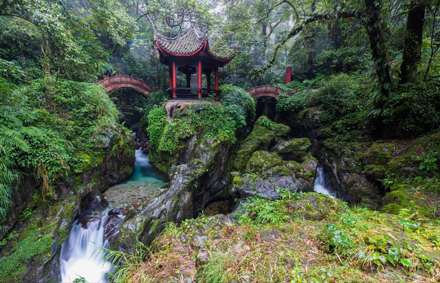 峨眉山居