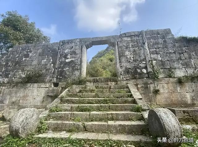安顺有一个大峡谷，贵州最高的瀑布悬挂山谷，壮丽无比