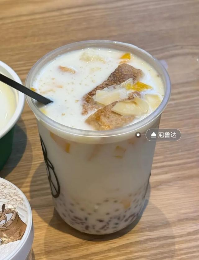 不输昆明！高铁可达20℃暖冬小城，泡温泉晒太阳水果随吃！人少物价低，6元就嗦粉！