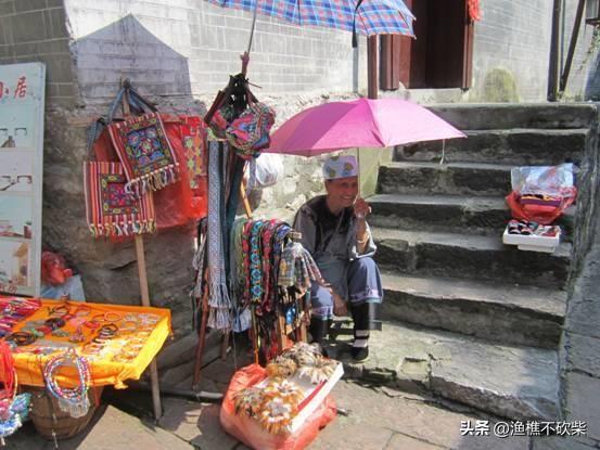 凤凰古城——那人、那花