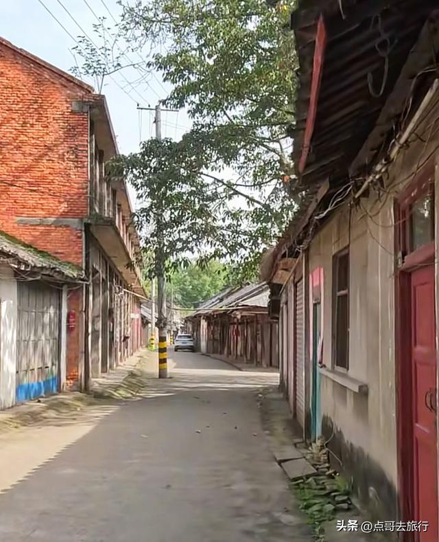 成都被冷落的古场镇，停留在70年前，附近美食诱人被严重低估！