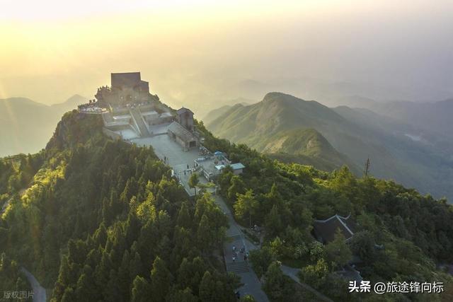 揭秘南岳衡山，这座千年古山，古阙下流动时光，云纹与风千年对话