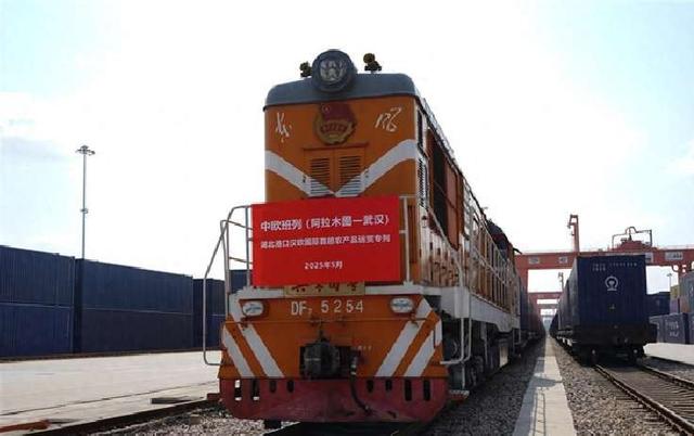 波兰放行中欧班列后，又一国站出来，对华喊话：从我这过运量翻倍