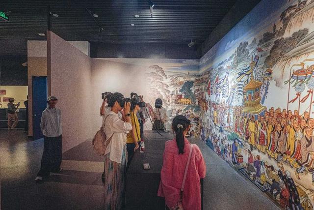 这座城市的8月是限定的！这里富贵迷人眼，没有人来了会不心动
