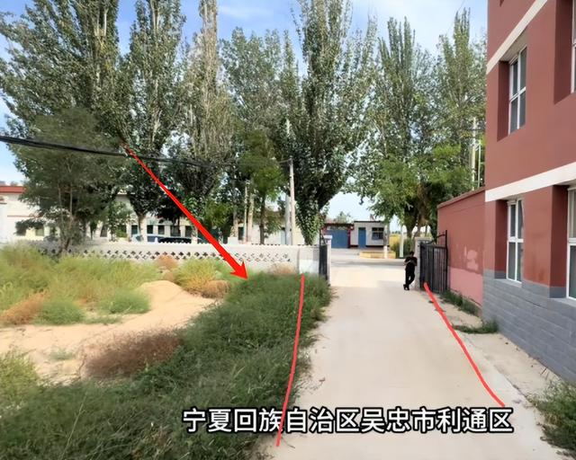 司机送鸽粮遭堵门后续：货主已道歉，身份被扒黑料曝光，难怪嚣张