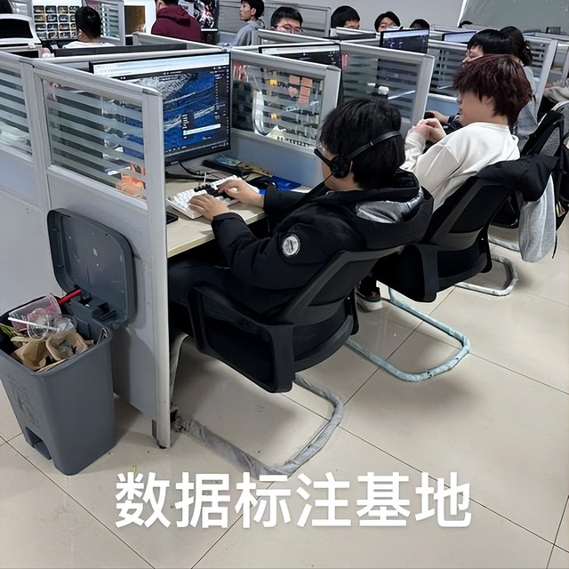 28岁华裔天才成百亿富豪，却献计特朗普封锁中国AI技术，他咋想的