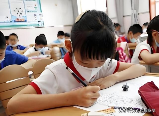 中小学AI教育升温：不止是学技术，更是育素养