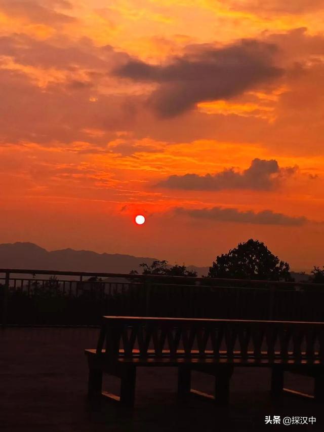 春有繁花夏有凉，秋染山林冬有霜 —— 草川子景区