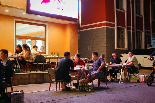 这座拥有超绝松弛感的省会城市，好吃到我想安利给所有人