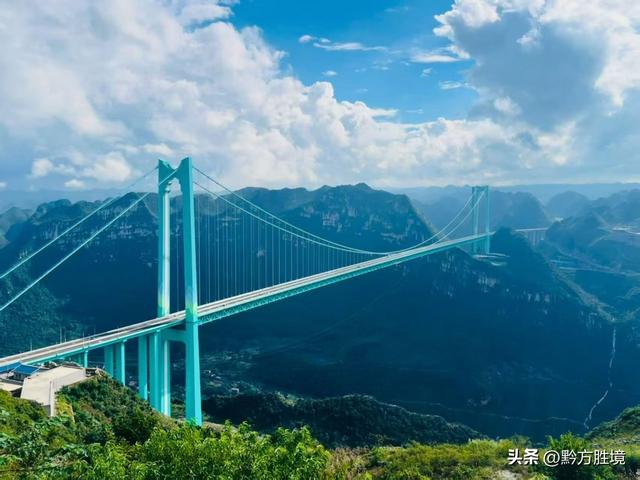 修建旅游公路，将北盘江上的大桥串联起来，必成贵州旅游新名片