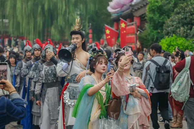 河南人冬天的快乐，藏在这份“微度假地图”里→