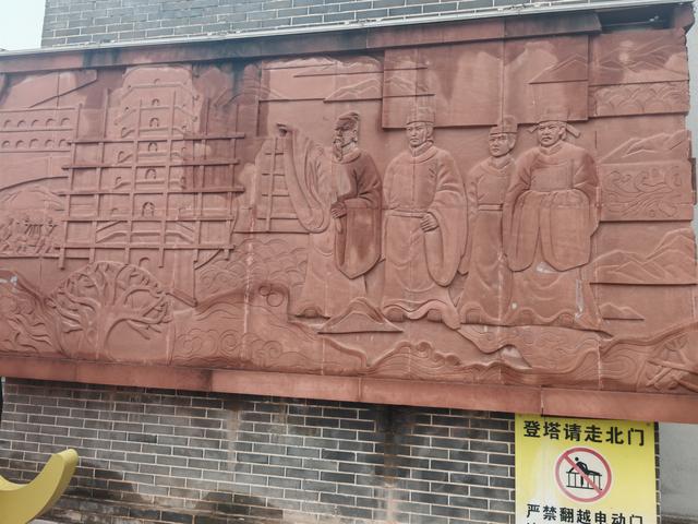 崇文塔上雨听禅