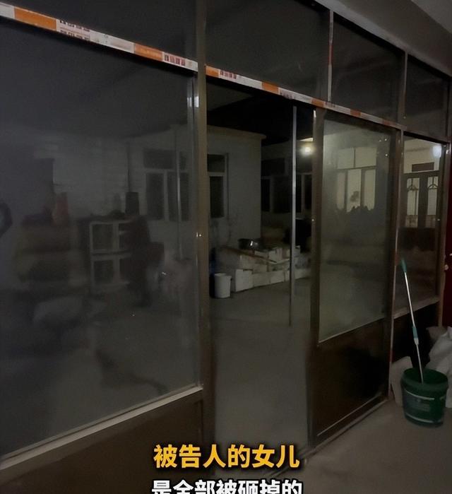 山西摔犬反杀案，律师一句话问住法官：天黑时，你还敢去现场吗？