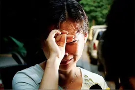 “为什么我越来越讨厌女儿？”一位妈妈道出二胎家庭的心酸与痛楚图片