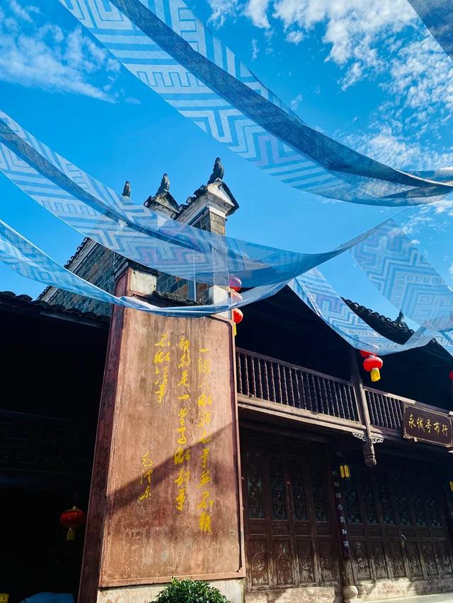 边城印象:一口吃三省 三地闻鸡鸣!