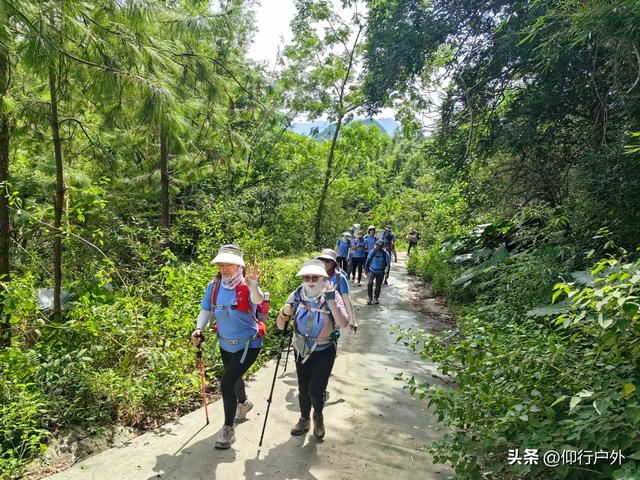 揭西猴面石徒步登山