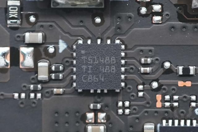 售价3999的大玩具说拆就拆！联想拯救者Legion Go S游戏掌机拆解