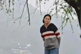 八旬老人摔倒！安徽“00后”女孩紧急救援图片