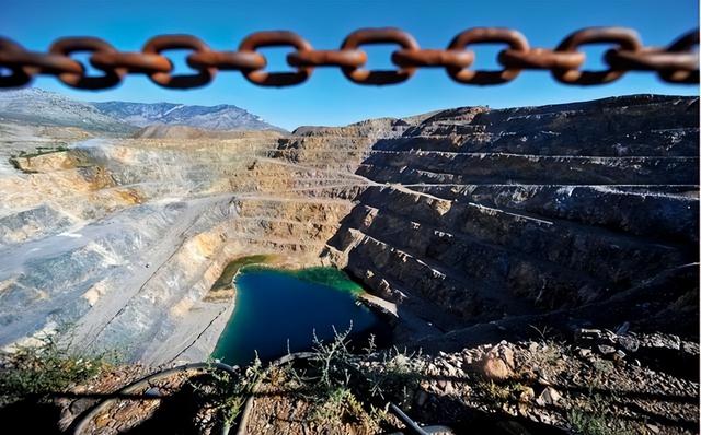 特朗普向全球发出通牒：180天内必须对中国动手，不帮忙就加税