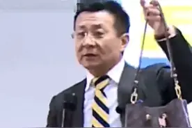 Deepseek居然算出了LV包包的成本,它是真敢说,网友:都是隐形消费图片
