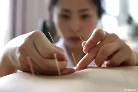 标准来了！医师执业满几年，能自行开诊所？图片