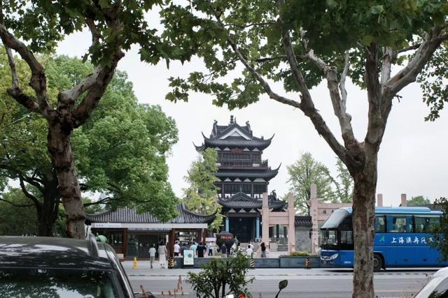 挖到一座人少好吃又清净的小城，现在买票出发还来得及！