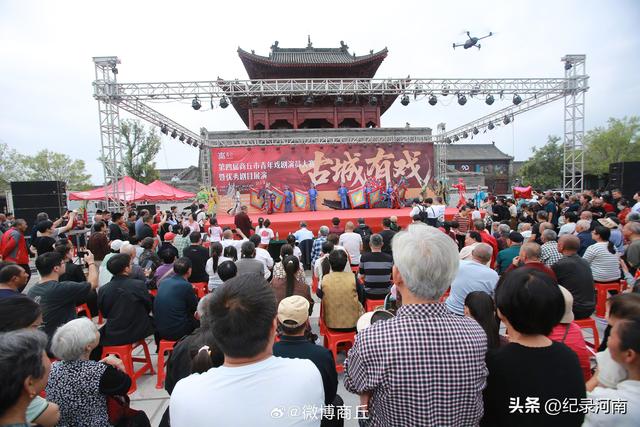 2025国庆假期，商丘古城摇身一变，成了热闹非凡的“戏窝子”！