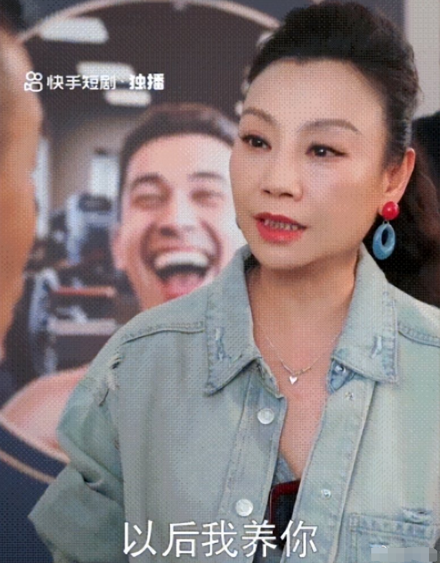 全家移民真相大白2年，享正师级待遇的潘长江，已走上另一条大道