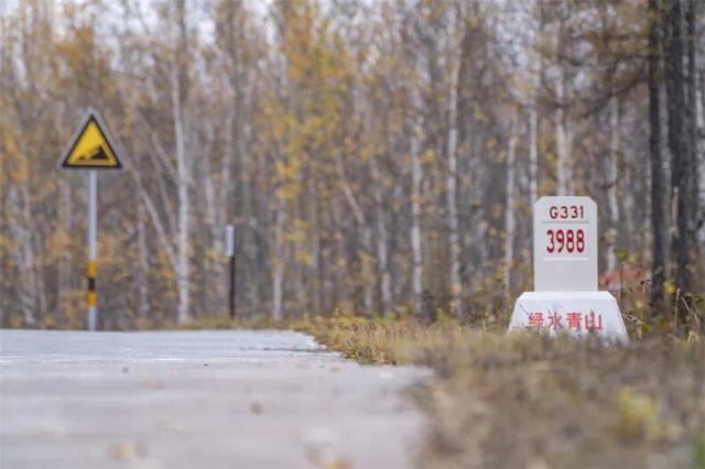 东北这条封神边境路，接下来1个月绚烂如画，串联中国最极致的秋