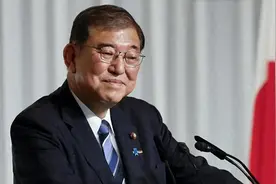 有美国撑腰，石破茂向普京索要领土，不到24小时，俄开出谈判条件图片