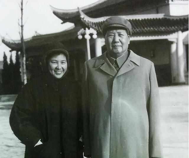 毛主席逝世1年后，谢静宜被开除党籍后直言：我永远是党的女儿！