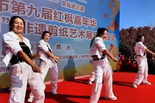 “一曲枫叶谣 引燃红枫潮”莱西夏格庄的文旅破圈密码