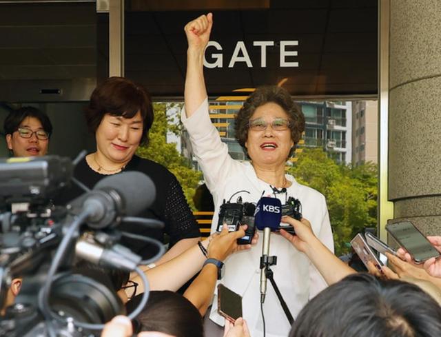 被强奸时她硬咬掉坏人舌头，获刑却比强奸犯还长？61年后终判无罪