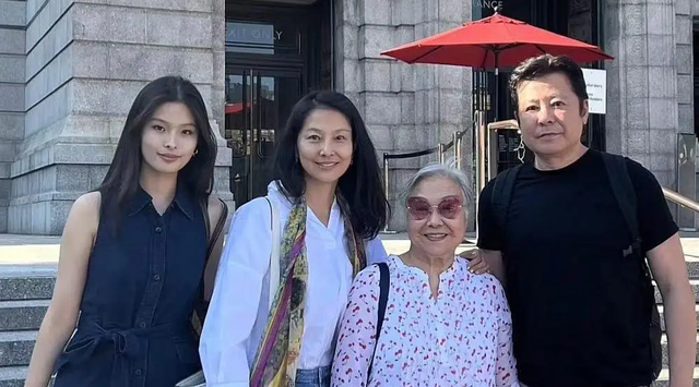 中国赚钱美国花？老戏骨祖孙三代在美奢华享乐过上“人上人”生活