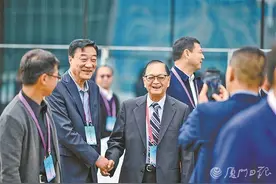 人工智能兴起，教育如何变革？两岸校长有话说→图片