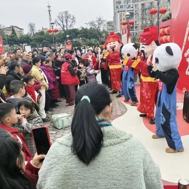 156.94万人次！9.13亿元！这个春节，金堂火热！