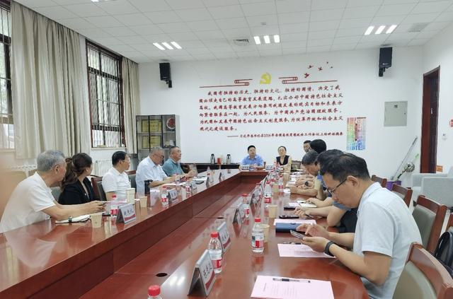 上海积塔半导体有限公司首席科学家张汝京一行来西电交流访问