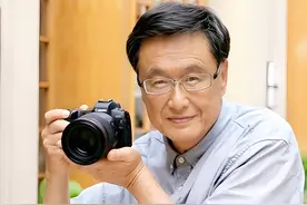 王文澜：与倪萍离婚被骂20年，儿子尊重他图片