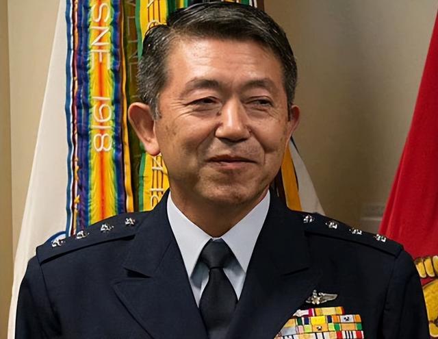 以为东大要降温了？中国砍向岩崎茂的那一刀，藏着对日战略大棋局