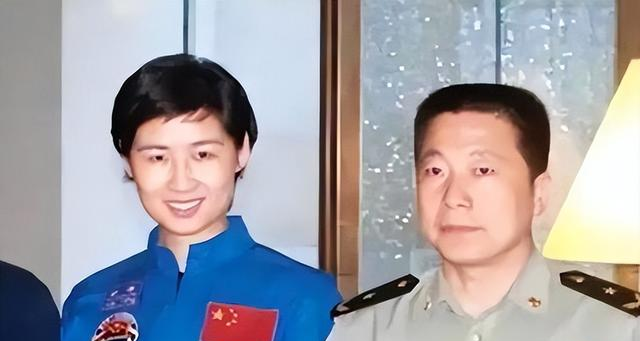 中国首位女航天员刘洋，结婚8年不生子，飞天前为丈夫留2条遗言