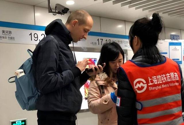 免签潮背后的隐患：免签国家越来越多，低素质穷游老外不断地涌入