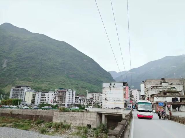 云阳沙沱，邻界巫溪