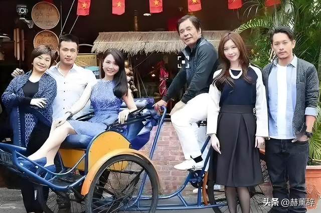 “6个老婆	”同住一屋	，每人每月7万零花钱，71岁又娶第七房小娇妻