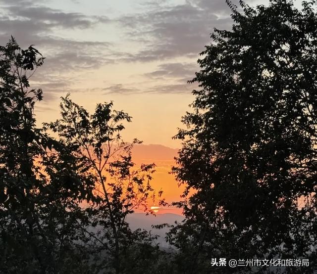 八景之冠——烟雨浸兰山