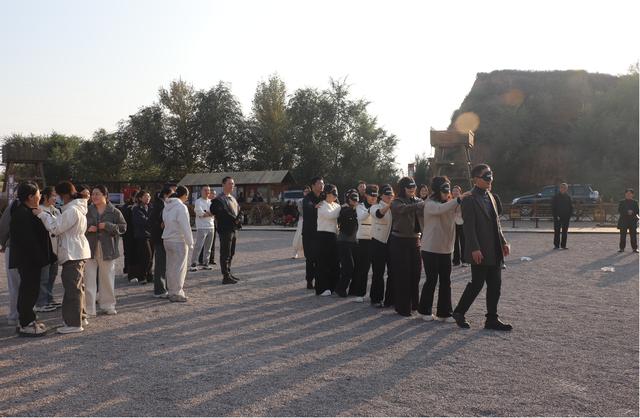 神木市司法局开展“党心向未来 徒步新征程”主题党日活动